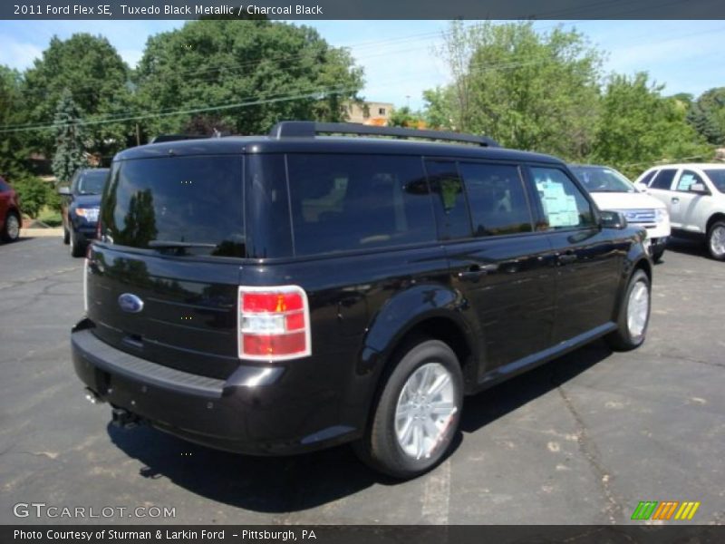 Tuxedo Black Metallic / Charcoal Black 2011 Ford Flex SE