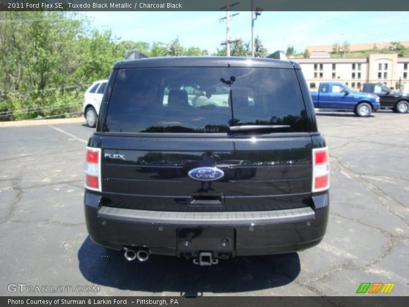 Tuxedo Black Metallic / Charcoal Black 2011 Ford Flex SE