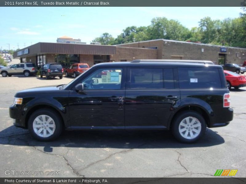 Tuxedo Black Metallic / Charcoal Black 2011 Ford Flex SE