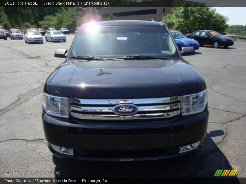 Tuxedo Black Metallic / Charcoal Black 2011 Ford Flex SE
