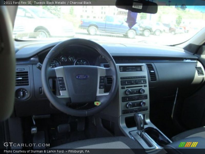 Tuxedo Black Metallic / Charcoal Black 2011 Ford Flex SE