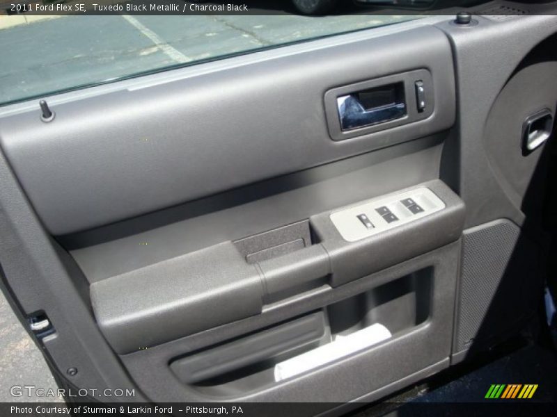 Tuxedo Black Metallic / Charcoal Black 2011 Ford Flex SE