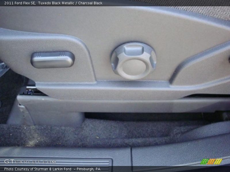 Tuxedo Black Metallic / Charcoal Black 2011 Ford Flex SE