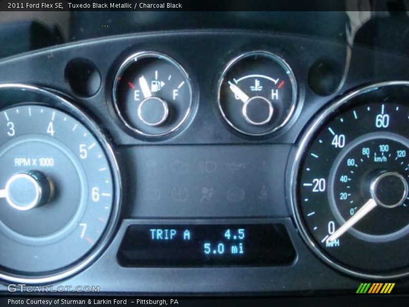 Tuxedo Black Metallic / Charcoal Black 2011 Ford Flex SE