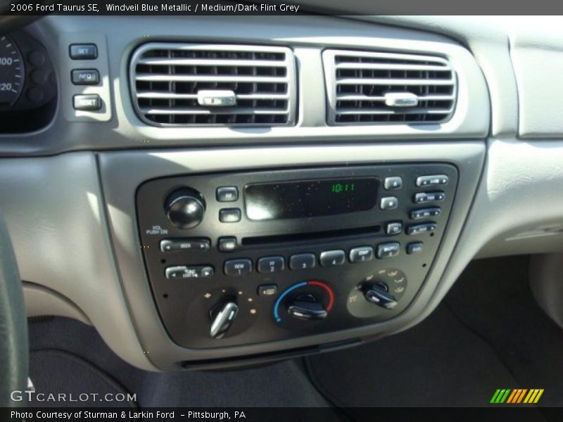 Windveil Blue Metallic / Medium/Dark Flint Grey 2006 Ford Taurus SE