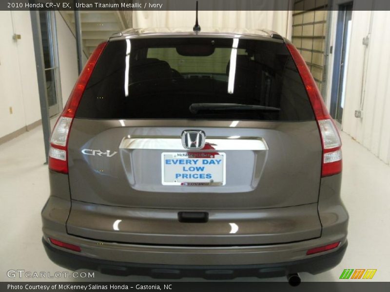 Urban Titanium Metallic / Ivory 2010 Honda CR-V EX