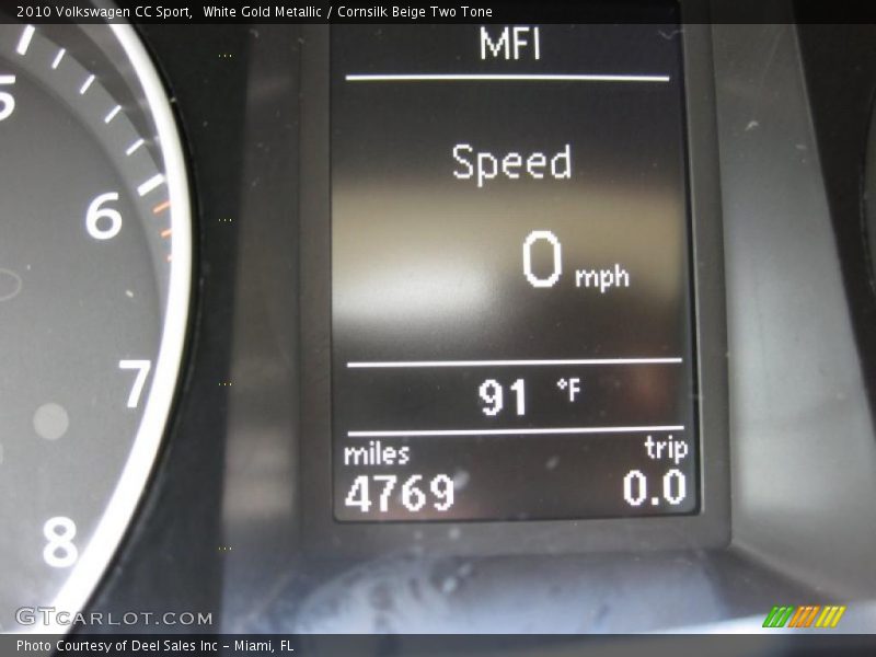 White Gold Metallic / Cornsilk Beige Two Tone 2010 Volkswagen CC Sport