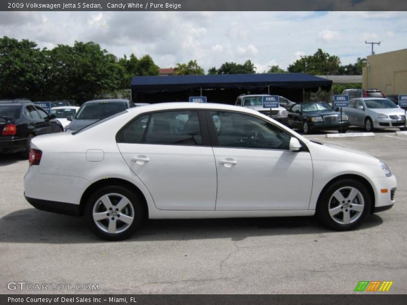 Candy White / Pure Beige 2009 Volkswagen Jetta S Sedan