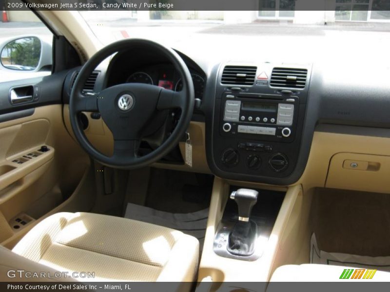 Candy White / Pure Beige 2009 Volkswagen Jetta S Sedan