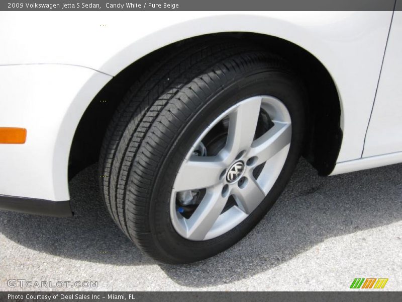 Candy White / Pure Beige 2009 Volkswagen Jetta S Sedan