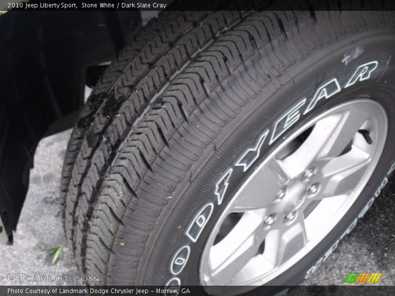 Stone White / Dark Slate Gray 2010 Jeep Liberty Sport