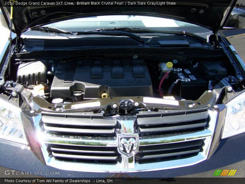 Brilliant Black Crystal Pearl / Dark Slate Gray/Light Shale 2010 Dodge Grand Caravan SXT Crew