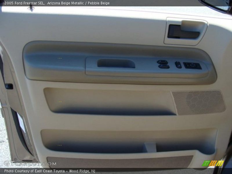 Arizona Beige Metallic / Pebble Beige 2005 Ford Freestar SEL