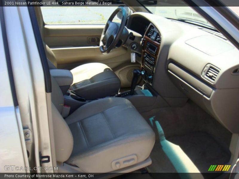Sahara Beige Metallic / Beige 2001 Nissan Pathfinder LE 4x4
