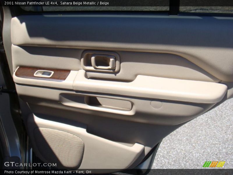 Sahara Beige Metallic / Beige 2001 Nissan Pathfinder LE 4x4
