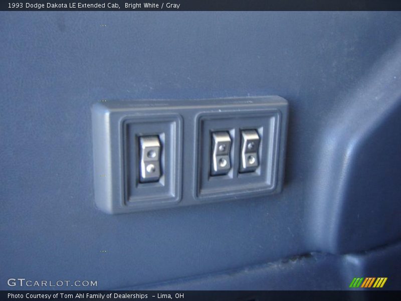 Bright White / Gray 1993 Dodge Dakota LE Extended Cab