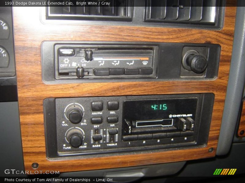 Bright White / Gray 1993 Dodge Dakota LE Extended Cab