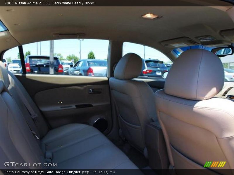 Satin White Pearl / Blond 2005 Nissan Altima 2.5 SL