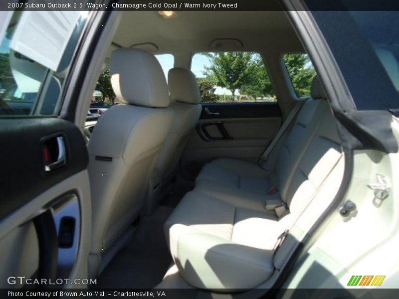 Champagne Gold Opal / Warm Ivory Tweed 2007 Subaru Outback 2.5i Wagon