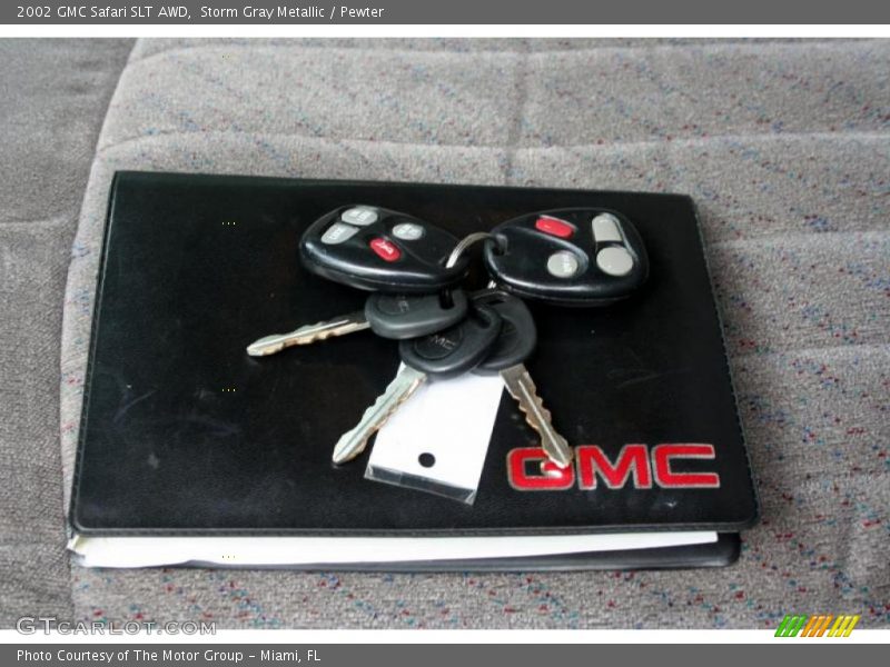 Storm Gray Metallic / Pewter 2002 GMC Safari SLT AWD