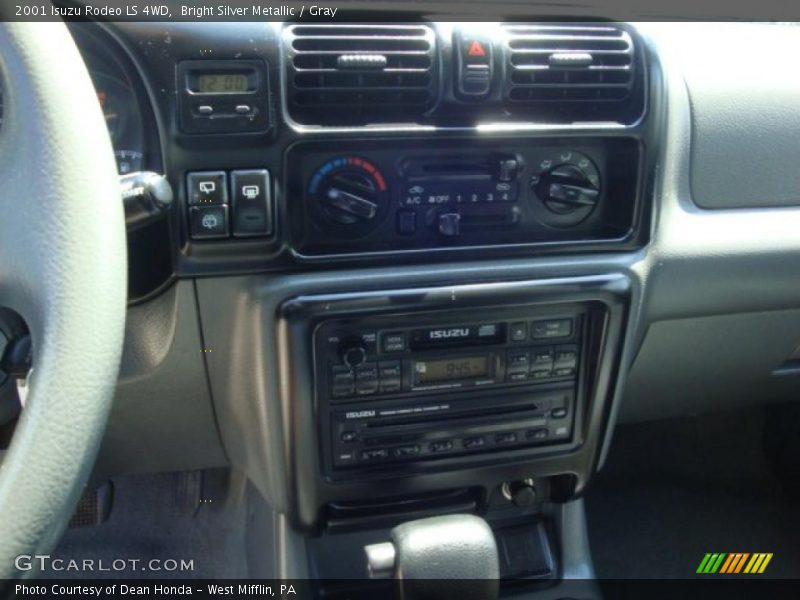 Bright Silver Metallic / Gray 2001 Isuzu Rodeo LS 4WD