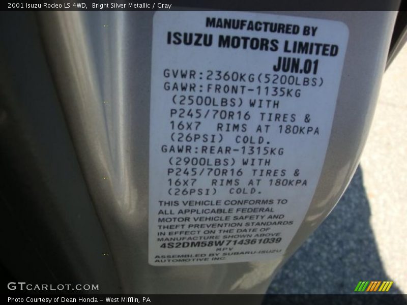 Bright Silver Metallic / Gray 2001 Isuzu Rodeo LS 4WD