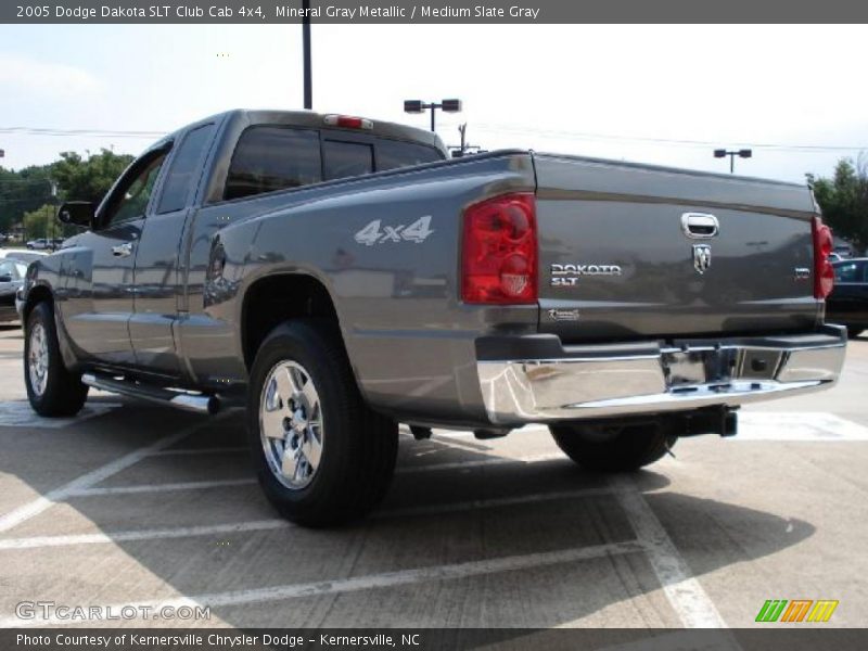 Mineral Gray Metallic / Medium Slate Gray 2005 Dodge Dakota SLT Club Cab 4x4