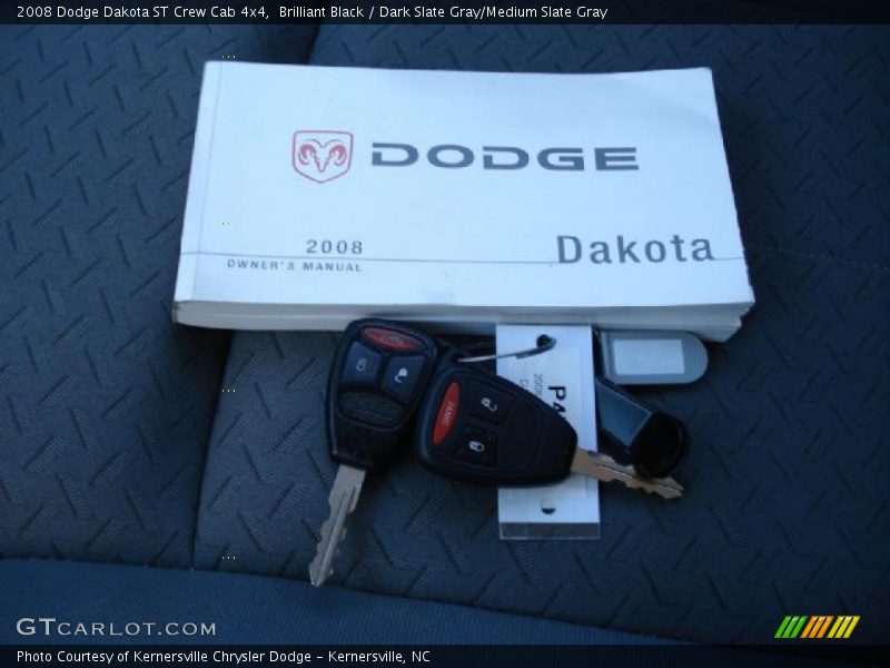 Brilliant Black / Dark Slate Gray/Medium Slate Gray 2008 Dodge Dakota ST Crew Cab 4x4