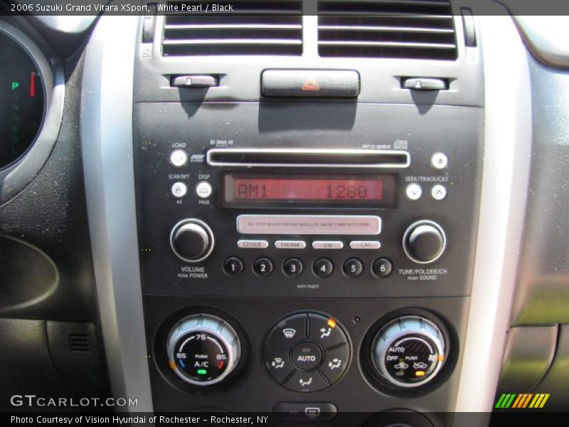 White Pearl / Black 2006 Suzuki Grand Vitara XSport