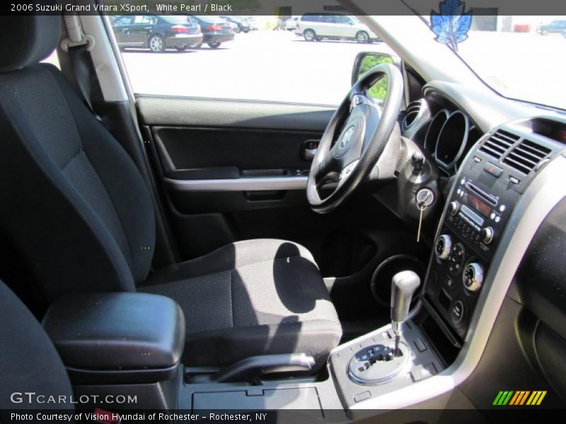 White Pearl / Black 2006 Suzuki Grand Vitara XSport