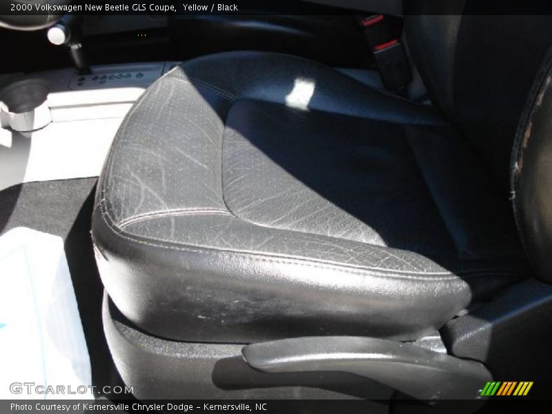 Yellow / Black 2000 Volkswagen New Beetle GLS Coupe