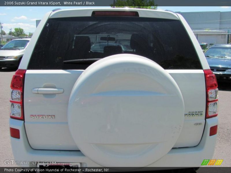 White Pearl / Black 2006 Suzuki Grand Vitara XSport