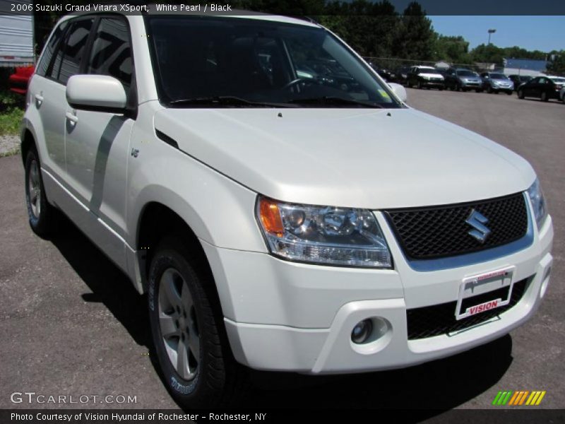 White Pearl / Black 2006 Suzuki Grand Vitara XSport