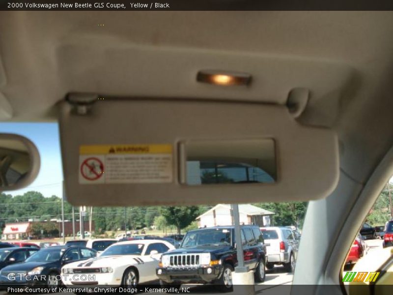 Yellow / Black 2000 Volkswagen New Beetle GLS Coupe
