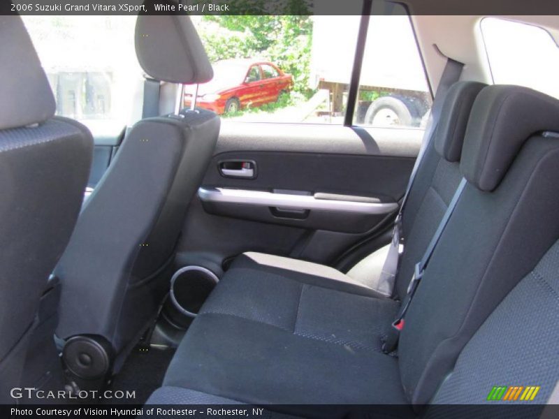 White Pearl / Black 2006 Suzuki Grand Vitara XSport