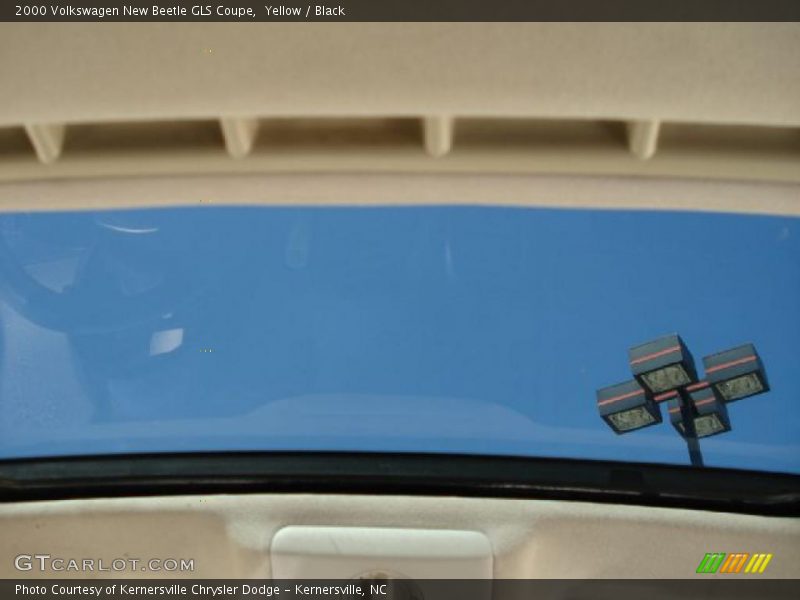 Yellow / Black 2000 Volkswagen New Beetle GLS Coupe