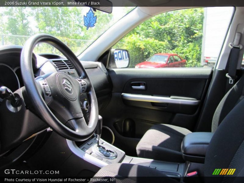 White Pearl / Black 2006 Suzuki Grand Vitara XSport