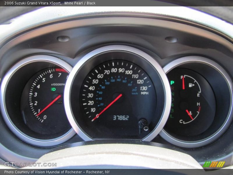White Pearl / Black 2006 Suzuki Grand Vitara XSport