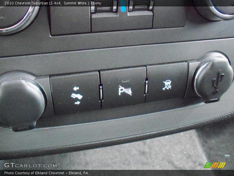 Summit White / Ebony 2010 Chevrolet Suburban LS 4x4