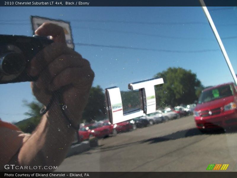 Black / Ebony 2010 Chevrolet Suburban LT 4x4
