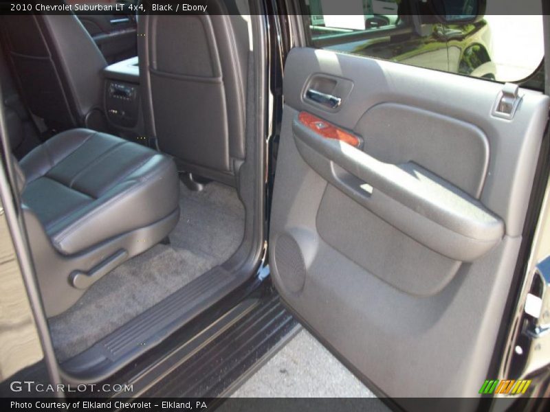 Black / Ebony 2010 Chevrolet Suburban LT 4x4
