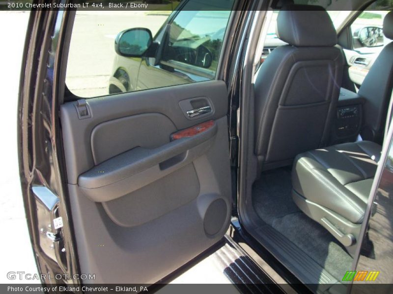 Black / Ebony 2010 Chevrolet Suburban LT 4x4
