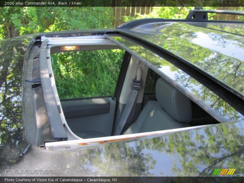 Black / Khaki 2006 Jeep Commander 4x4