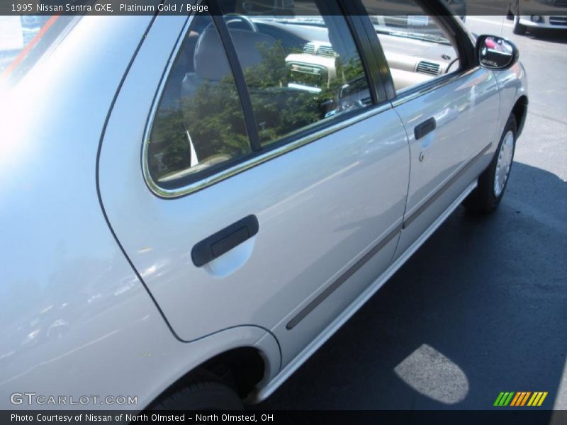 Platinum Gold / Beige 1995 Nissan Sentra GXE