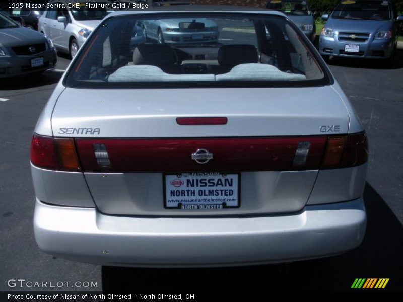 Platinum Gold / Beige 1995 Nissan Sentra GXE
