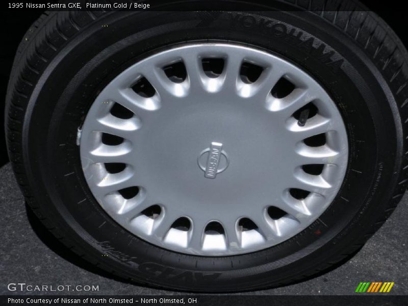 Platinum Gold / Beige 1995 Nissan Sentra GXE