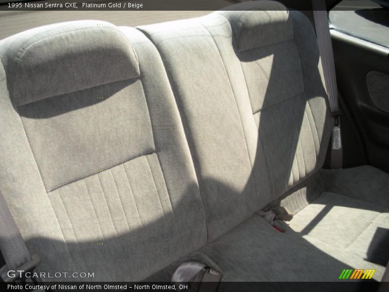 Platinum Gold / Beige 1995 Nissan Sentra GXE