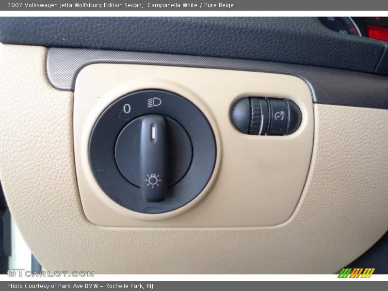 Campanella White / Pure Beige 2007 Volkswagen Jetta Wolfsburg Edition Sedan