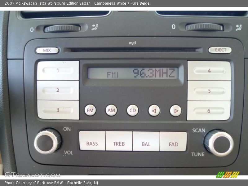 Campanella White / Pure Beige 2007 Volkswagen Jetta Wolfsburg Edition Sedan