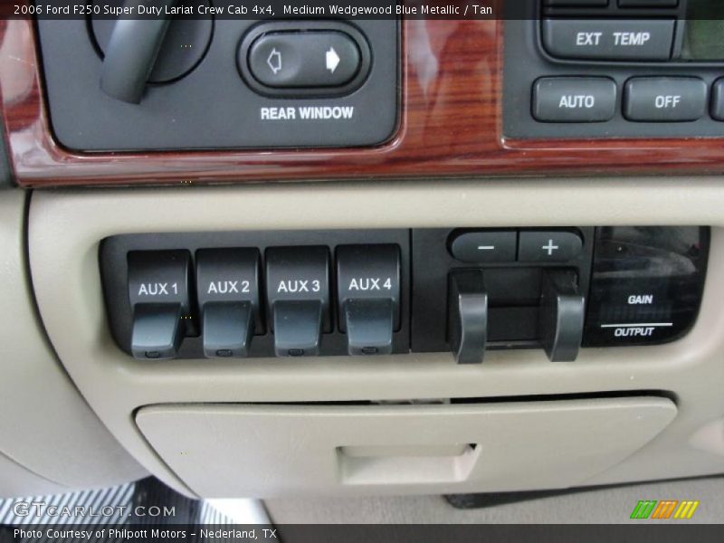 Medium Wedgewood Blue Metallic / Tan 2006 Ford F250 Super Duty Lariat Crew Cab 4x4